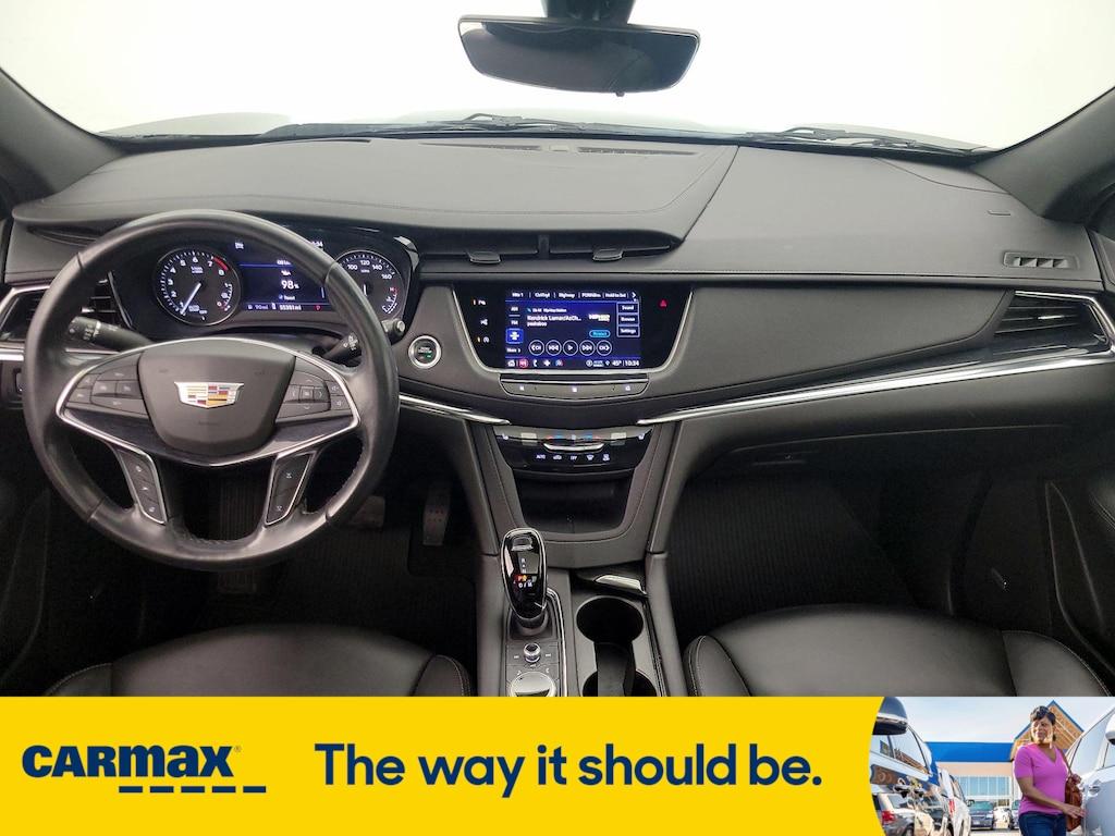 used 2021 Cadillac XT5 car, priced at $27,998