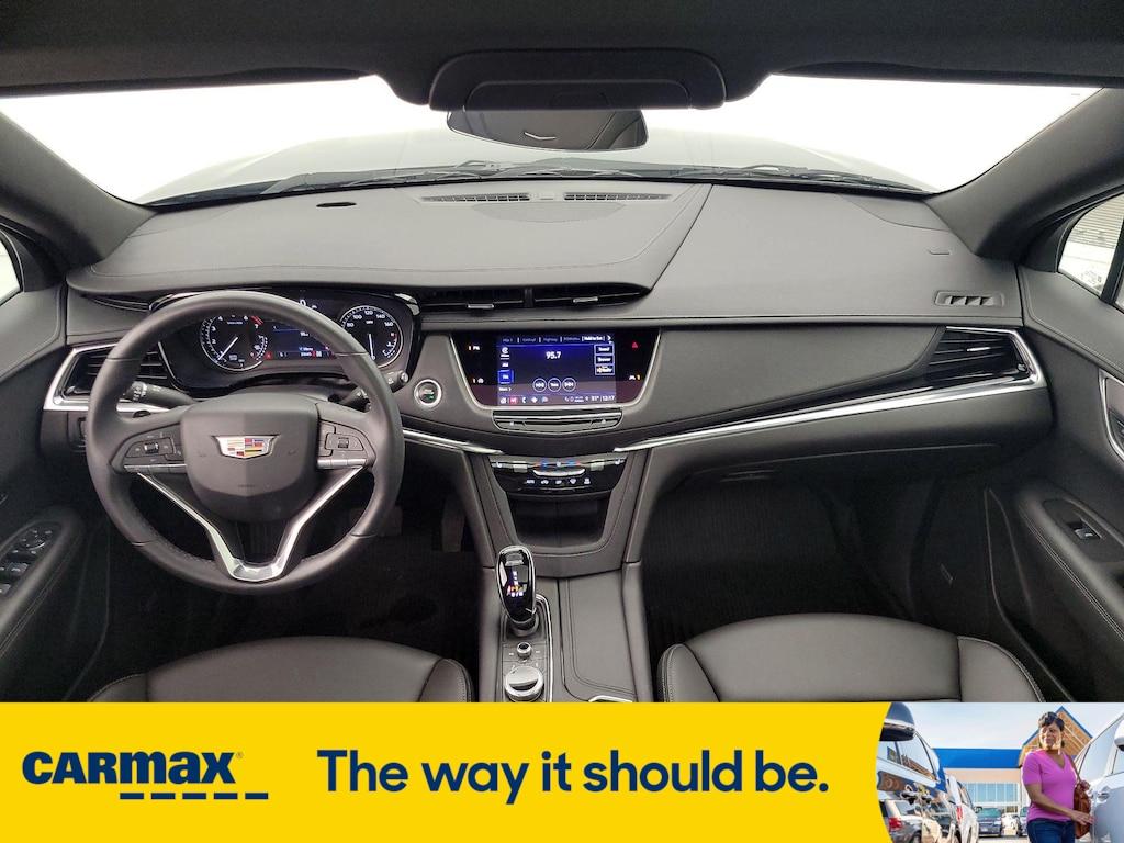 used 2023 Cadillac XT6 car, priced at $38,998