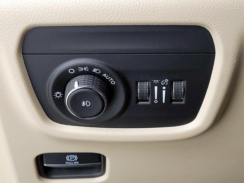 used 2022 Jeep Grand Cherokee car, priced at $32,998