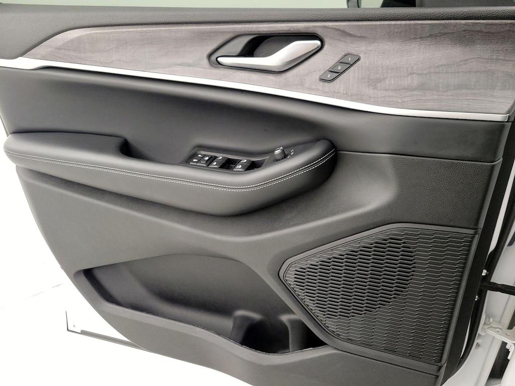 used 2023 Jeep Grand Cherokee car, priced at $35,998