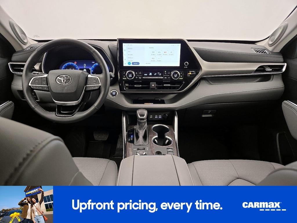 used 2023 Toyota Highlander car, priced at $44,998