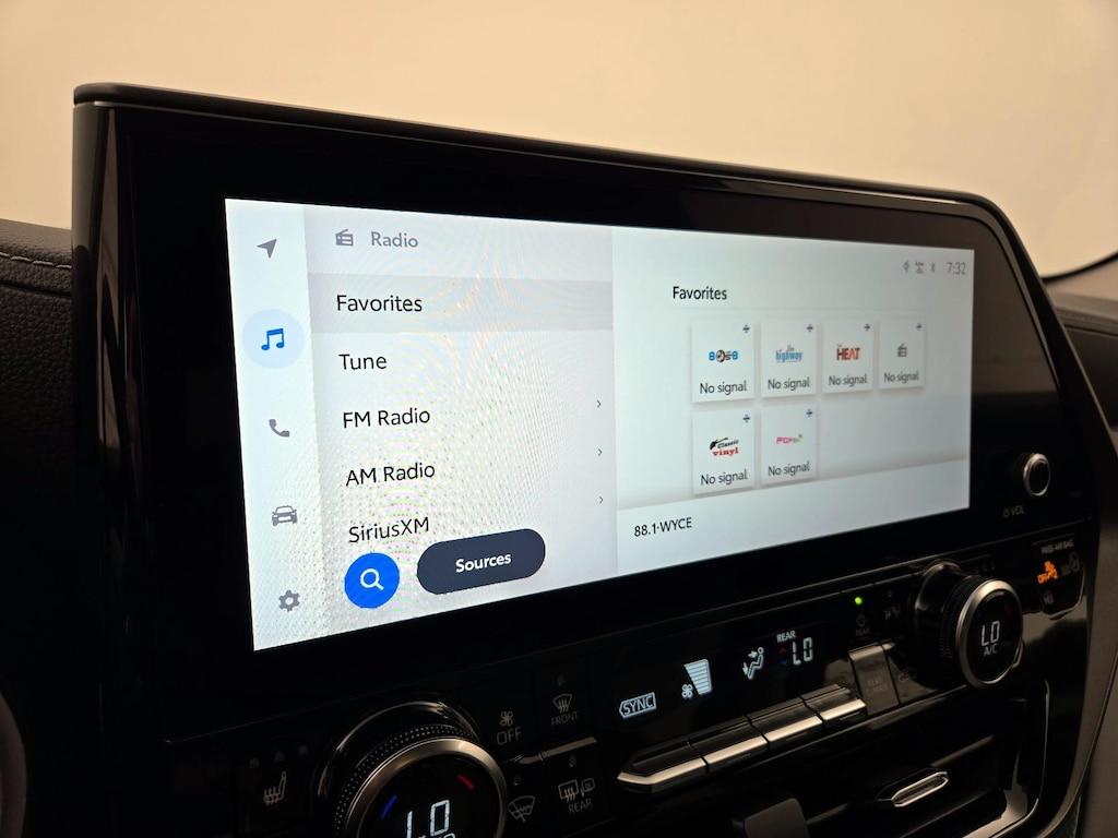 used 2023 Toyota Highlander car, priced at $44,998