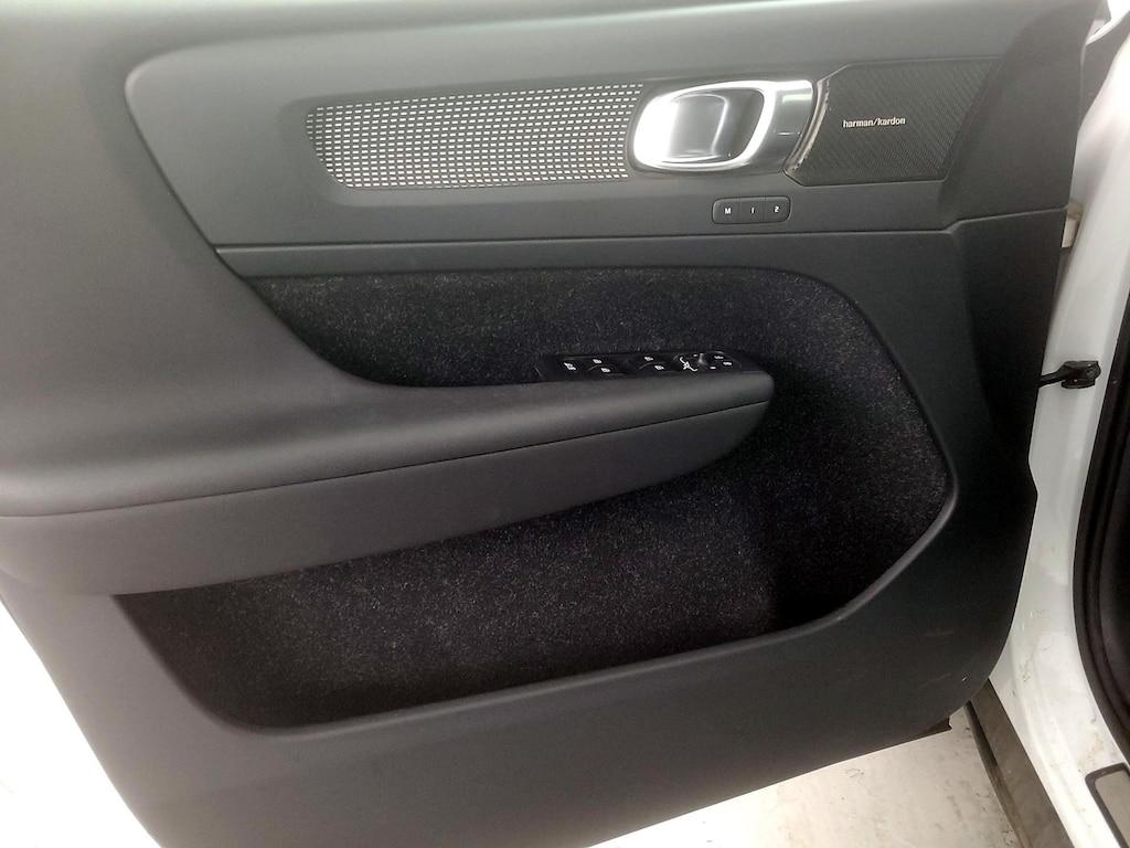 used 2019 Volvo XC40 car, priced at $27,998