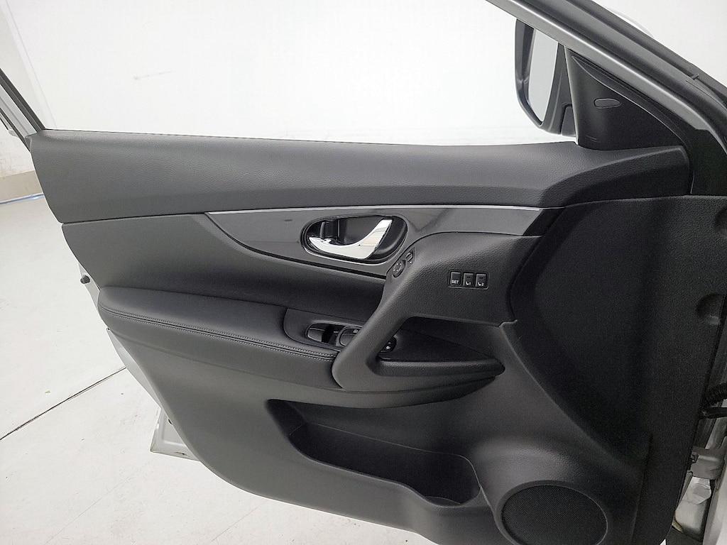 used 2018 Nissan Rogue car, priced at $19,998
