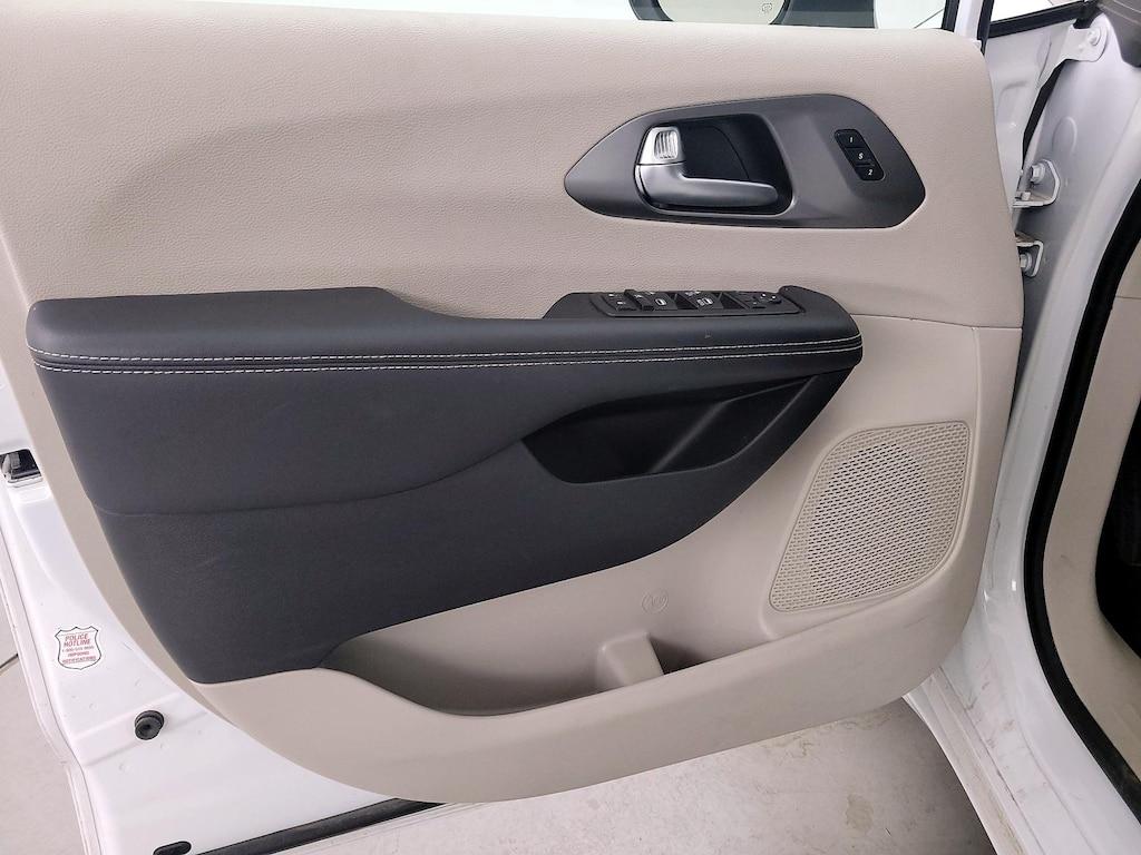 used 2023 Chrysler Pacifica car, priced at $28,998