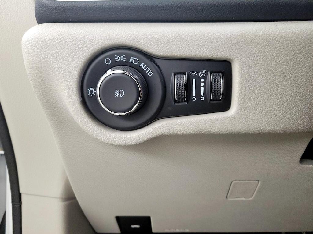 used 2023 Chrysler Pacifica car, priced at $28,998
