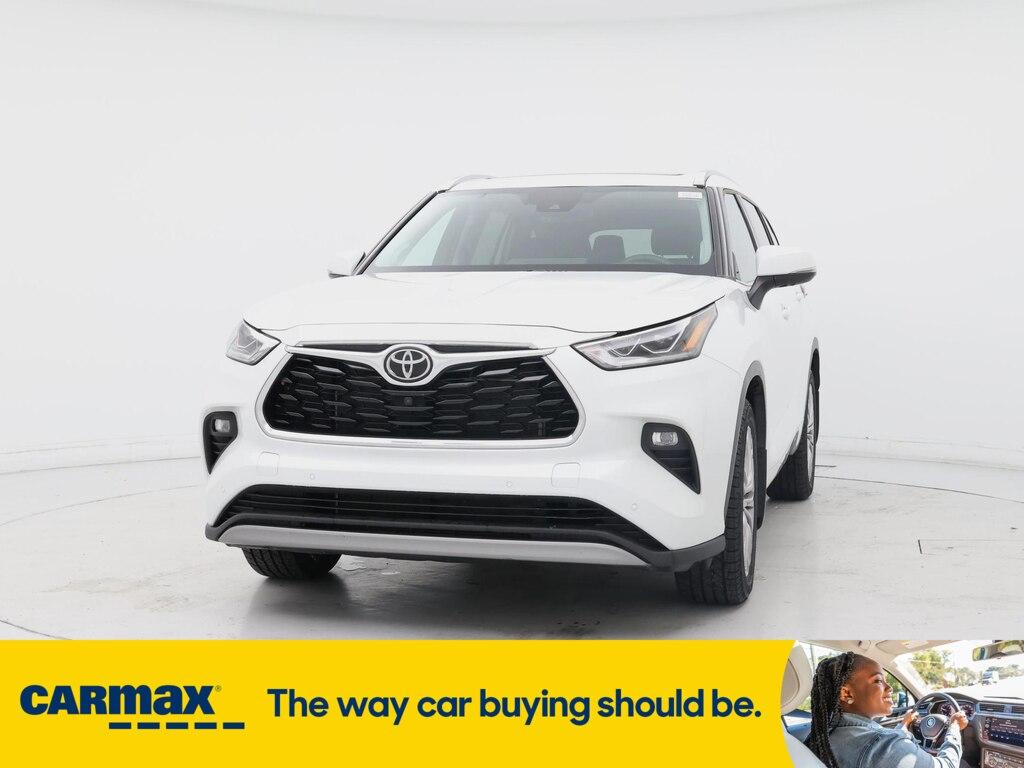 used 2022 Toyota Highlander car, priced at $45,998