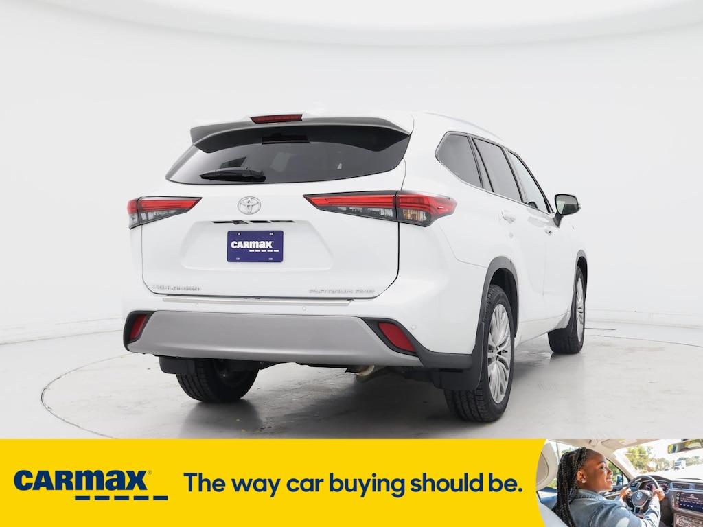 used 2022 Toyota Highlander car, priced at $45,998