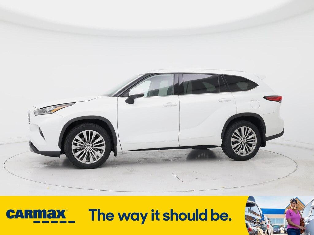 used 2022 Toyota Highlander car, priced at $45,998
