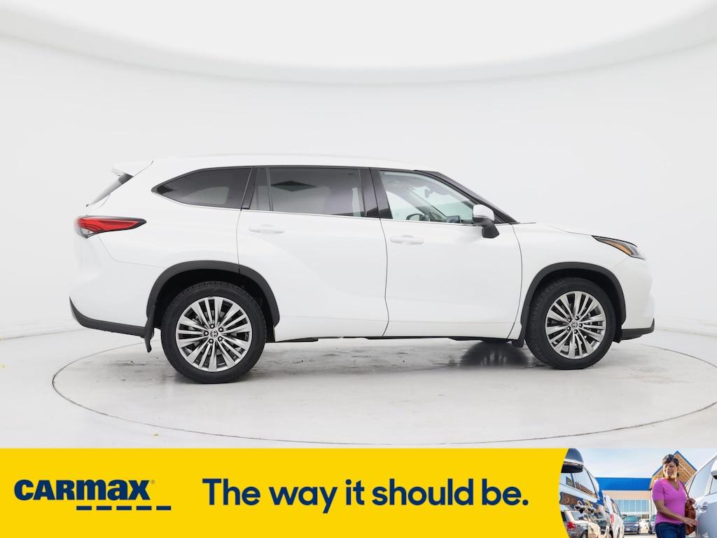 used 2022 Toyota Highlander car, priced at $45,998