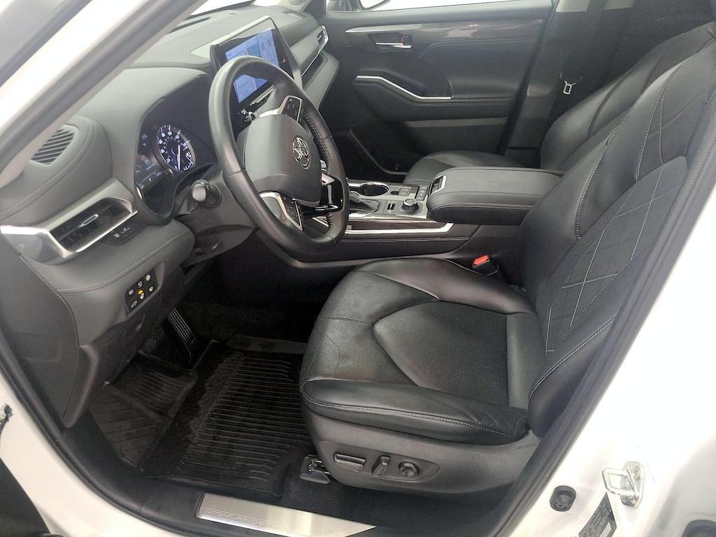 used 2022 Toyota Highlander car, priced at $45,998