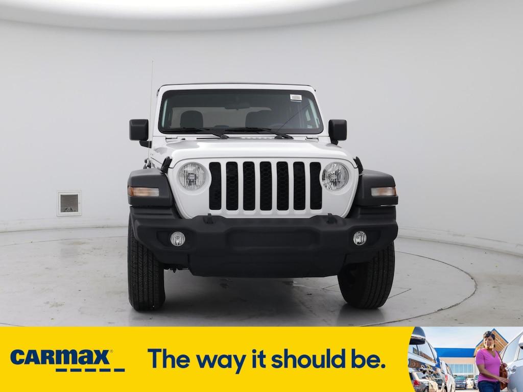 used 2022 Jeep Gladiator car, priced at $30,998