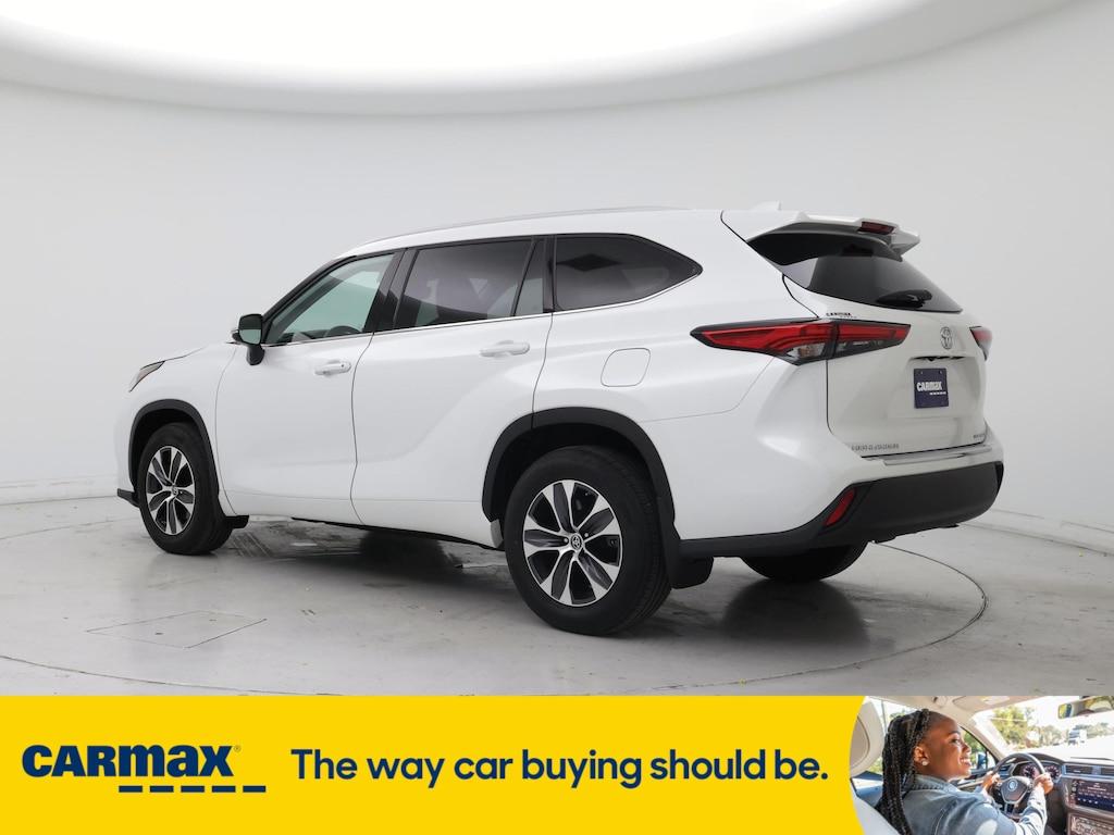 used 2022 Toyota Highlander car, priced at $39,998