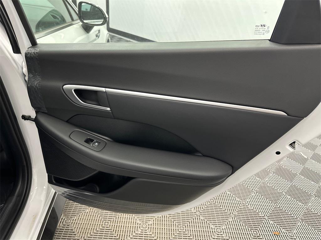 new 2025 Hyundai Sonata Hybrid car, priced at $29,812