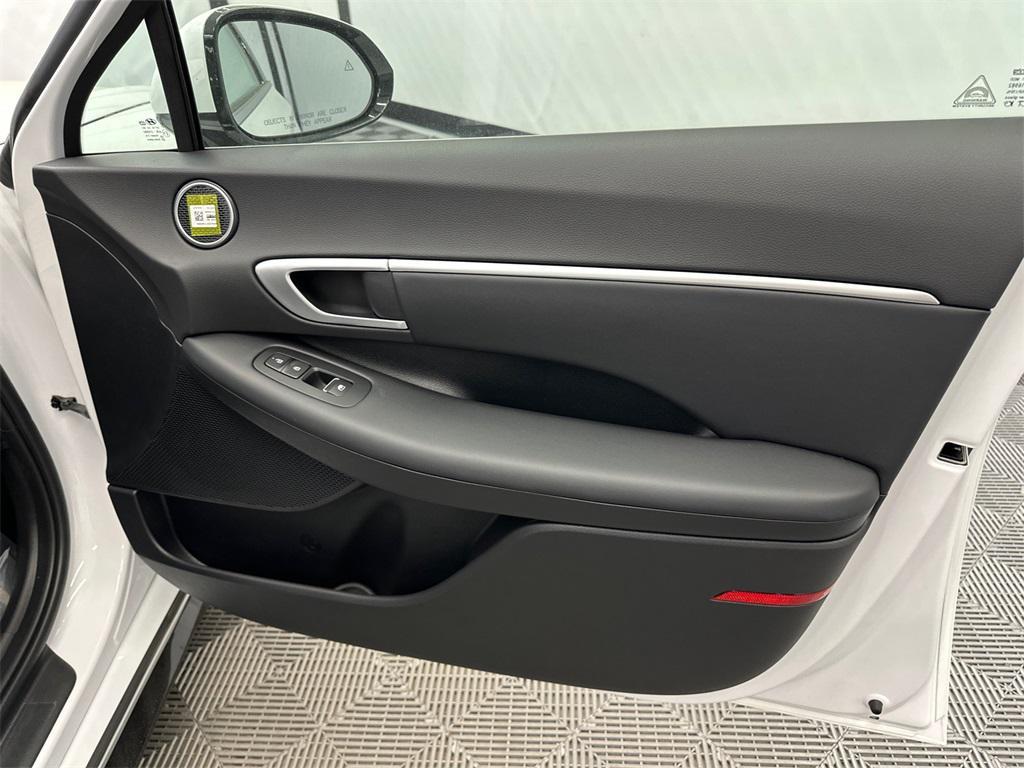 new 2025 Hyundai Sonata Hybrid car, priced at $29,812