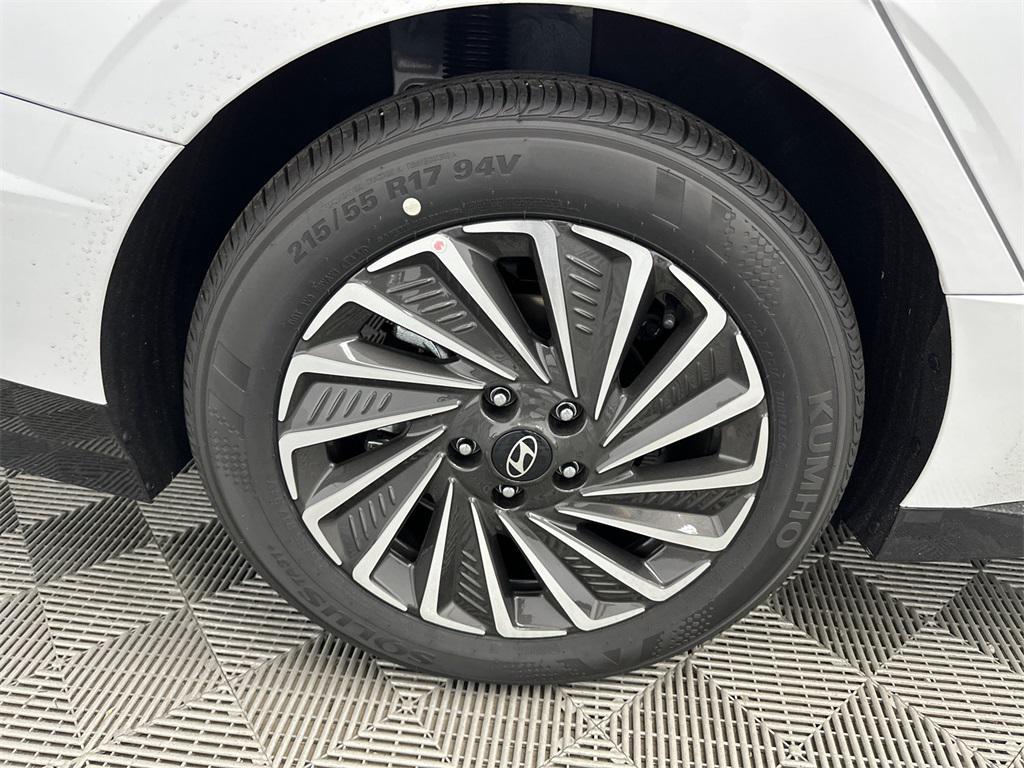 new 2025 Hyundai Sonata Hybrid car, priced at $29,812