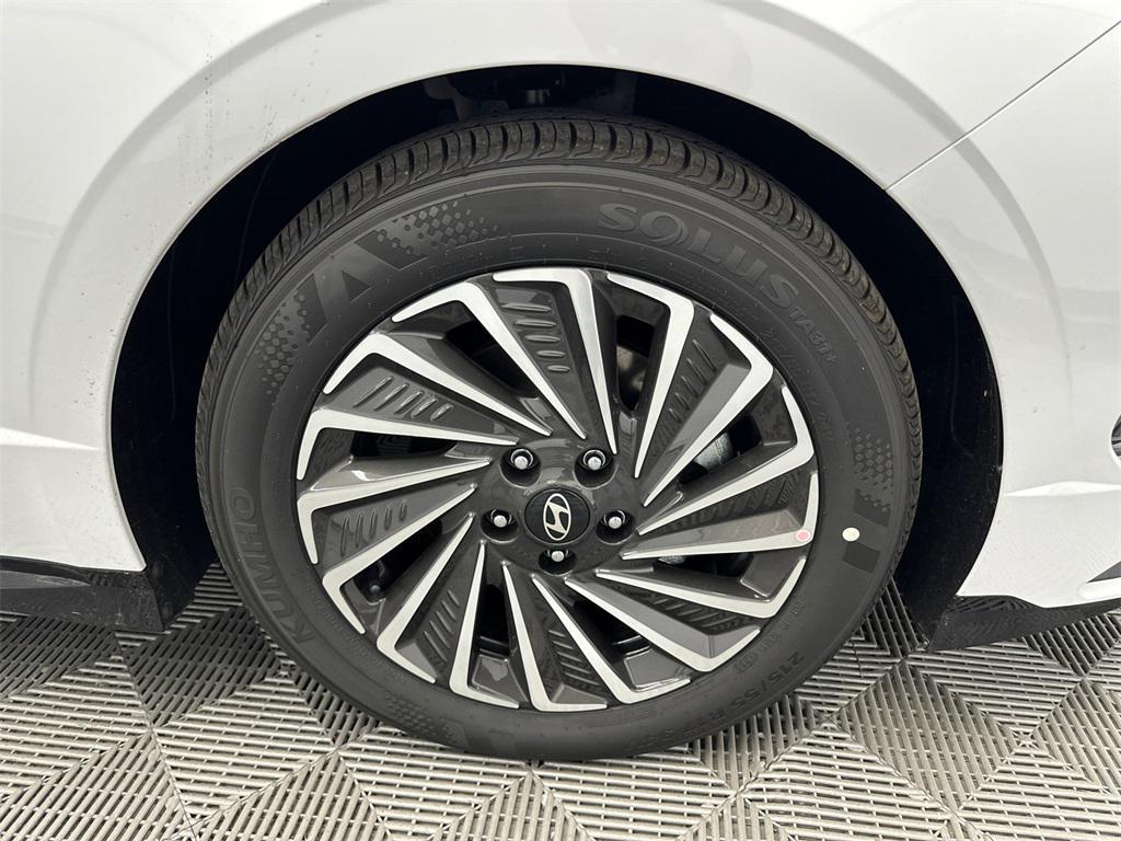 new 2025 Hyundai Sonata Hybrid car, priced at $29,812