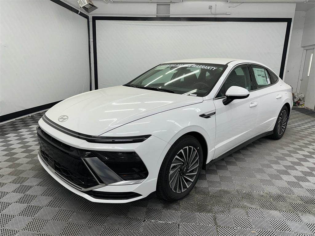 new 2025 Hyundai Sonata Hybrid car, priced at $30,796