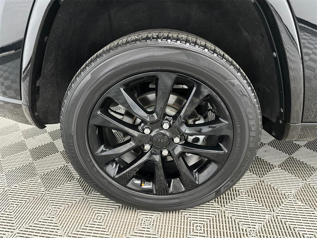 used 2022 Jeep Grand Cherokee car, priced at $25,997