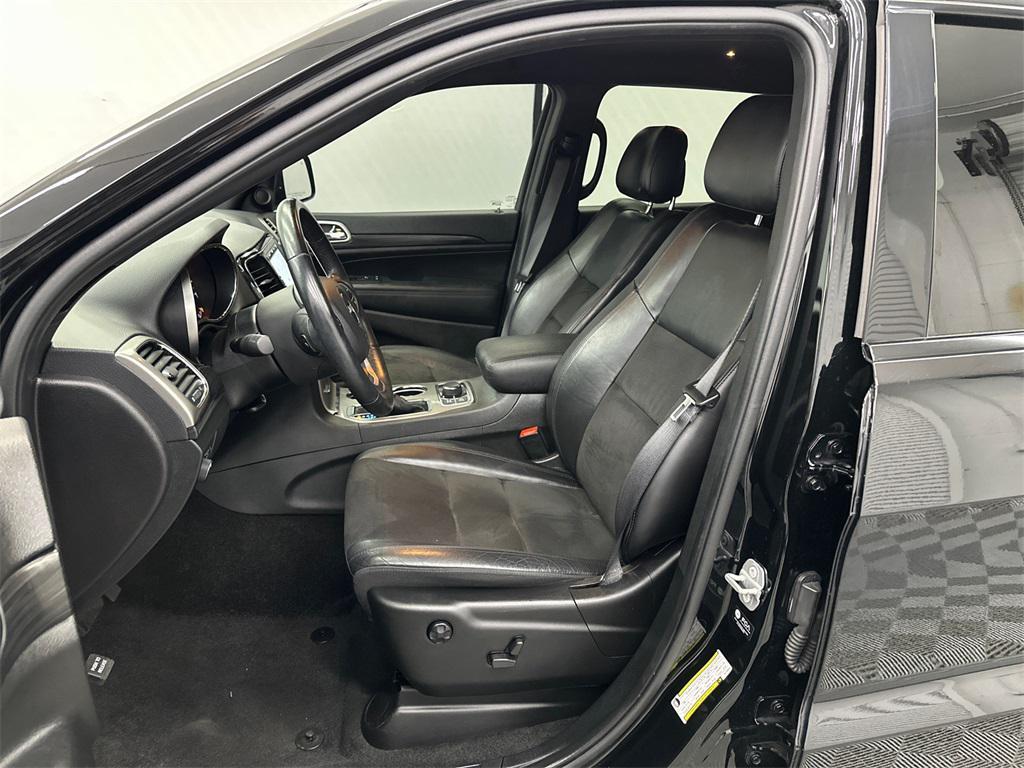 used 2022 Jeep Grand Cherokee car, priced at $25,997