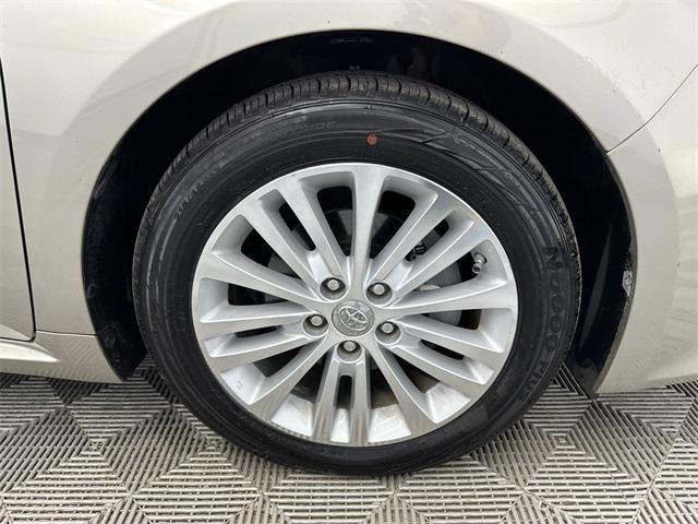 used 2013 Toyota Avalon Hybrid car, priced at $13,995