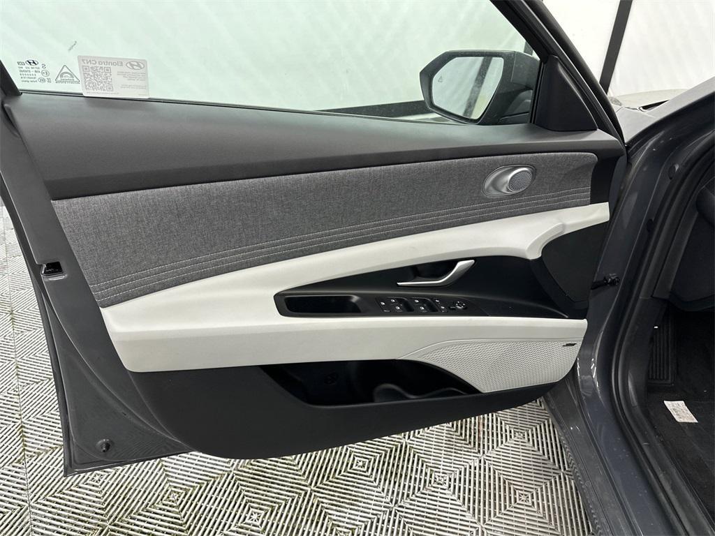new 2025 Hyundai Elantra car, priced at $27,830