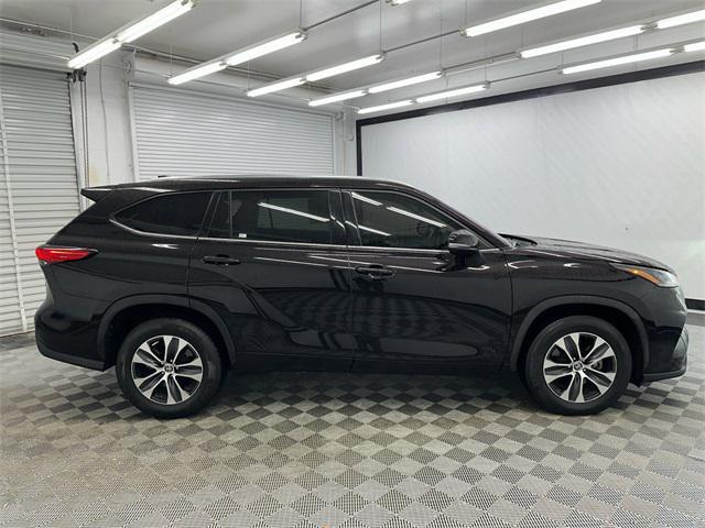 used 2021 Toyota Highlander car, priced at $30,949