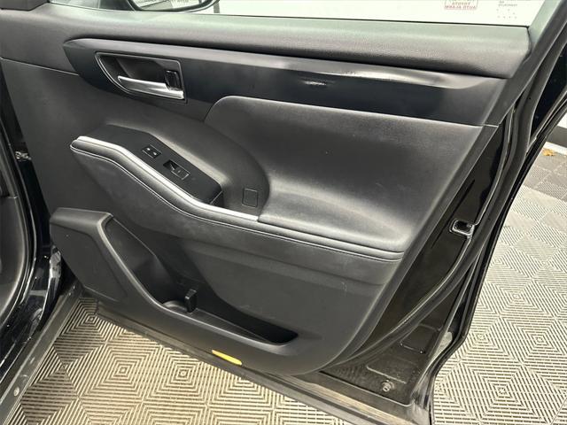 used 2020 Toyota Highlander car, priced at $22,440
