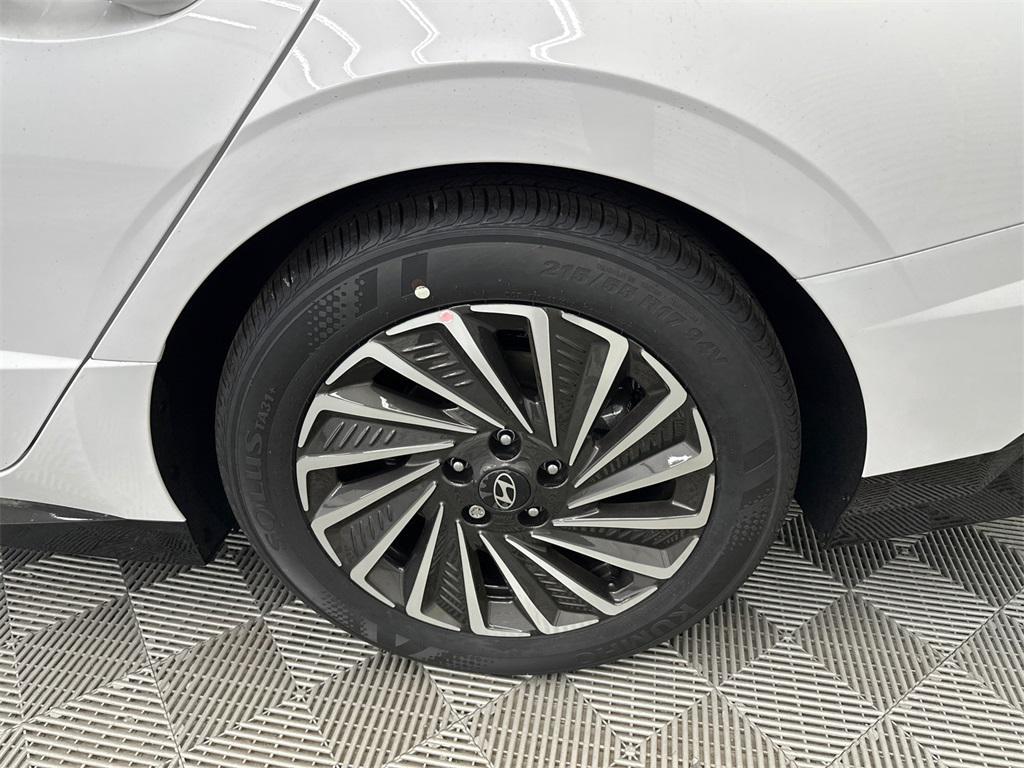 new 2025 Hyundai Sonata Hybrid car, priced at $30,774