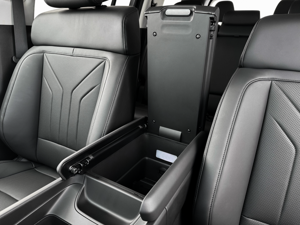 new 2025 Hyundai Santa Fe car, priced at $37,848