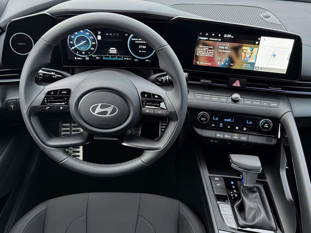 new 2025 Hyundai Elantra car, priced at $26,278