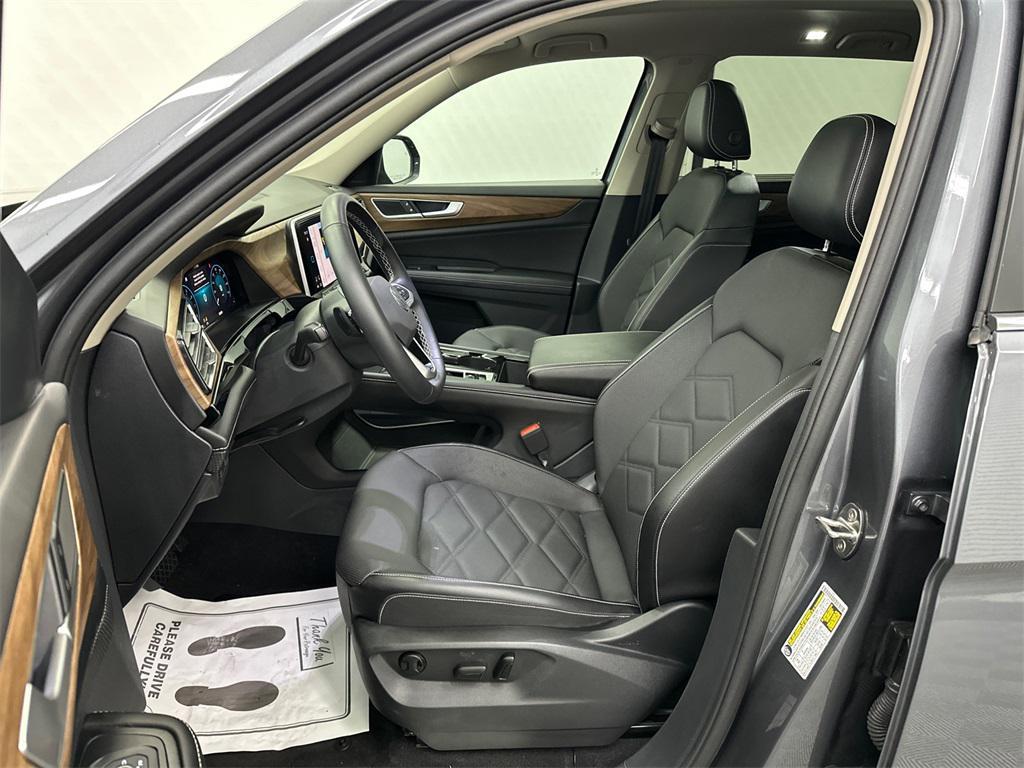 used 2024 Volkswagen Atlas car, priced at $34,491