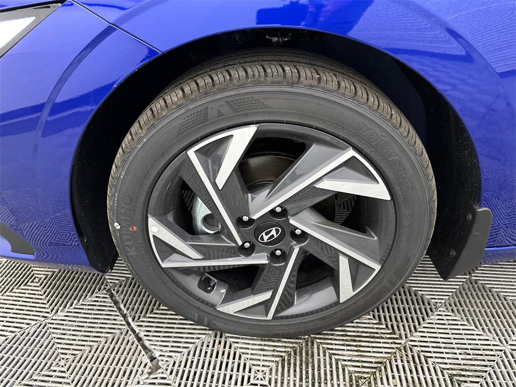 new 2025 Hyundai Elantra car, priced at $23,083