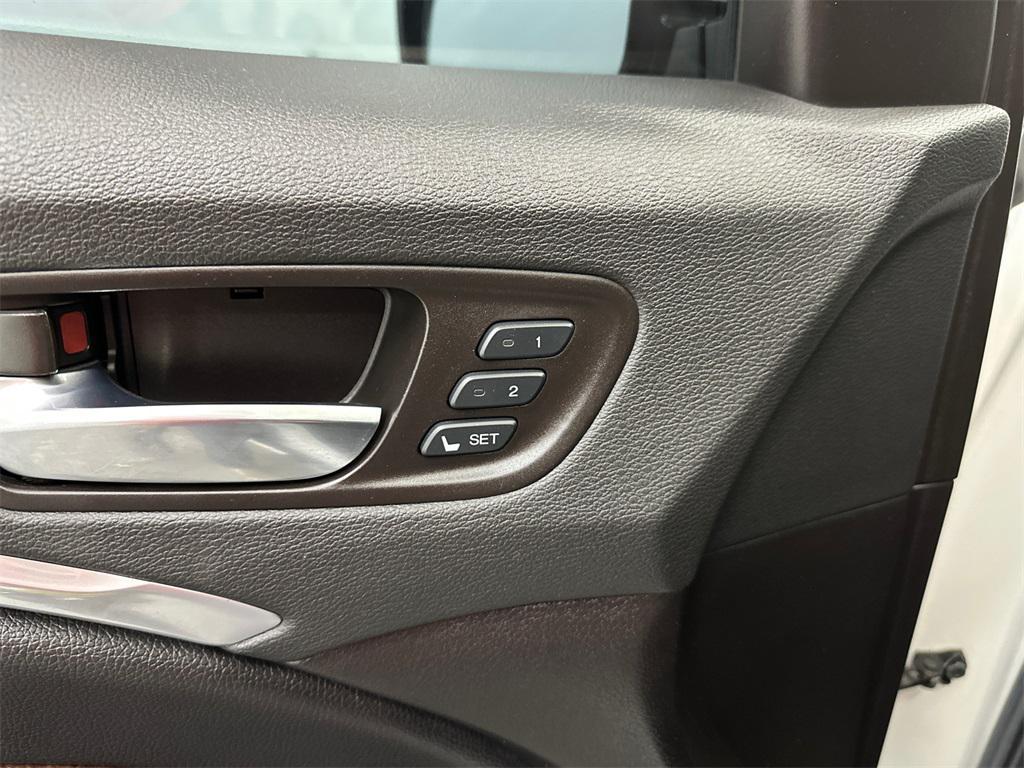 used 2019 Acura MDX car, priced at $22,968
