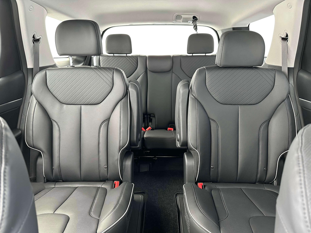 new 2025 Hyundai Palisade car, priced at $42,666