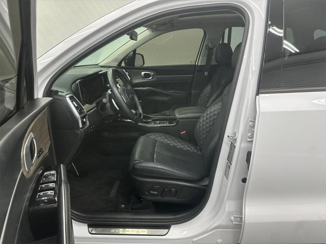 used 2023 Kia Sorento car, priced at $32,426