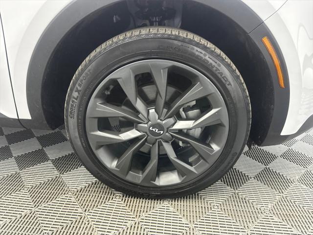 used 2023 Kia Sorento car, priced at $32,426