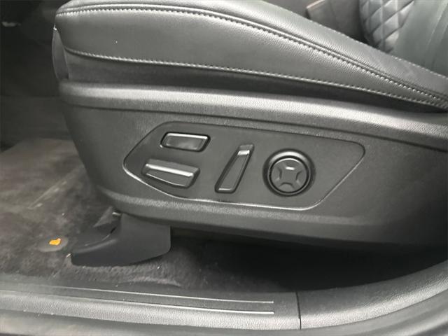 used 2023 Kia Sorento car, priced at $32,426
