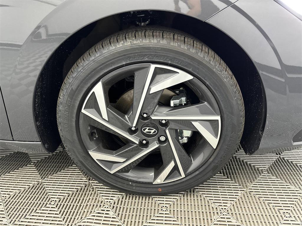new 2025 Hyundai Elantra car, priced at $26,245