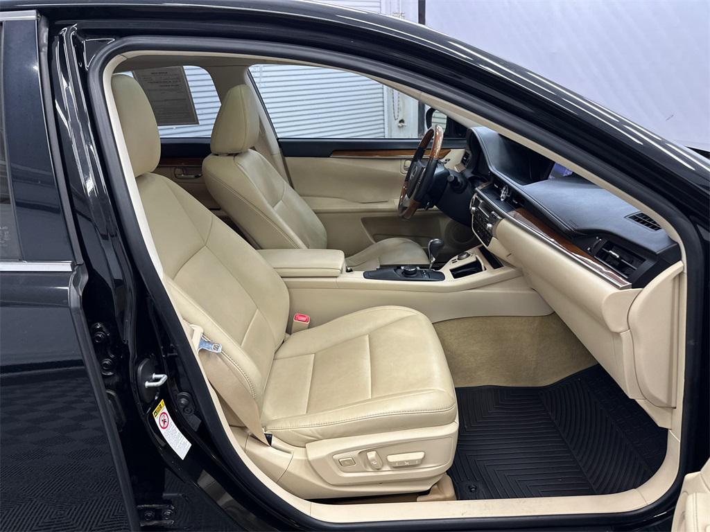 used 2014 Lexus ES 300h car, priced at $15,833