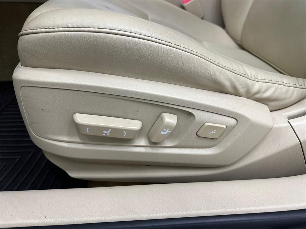 used 2014 Lexus ES 300h car, priced at $15,833