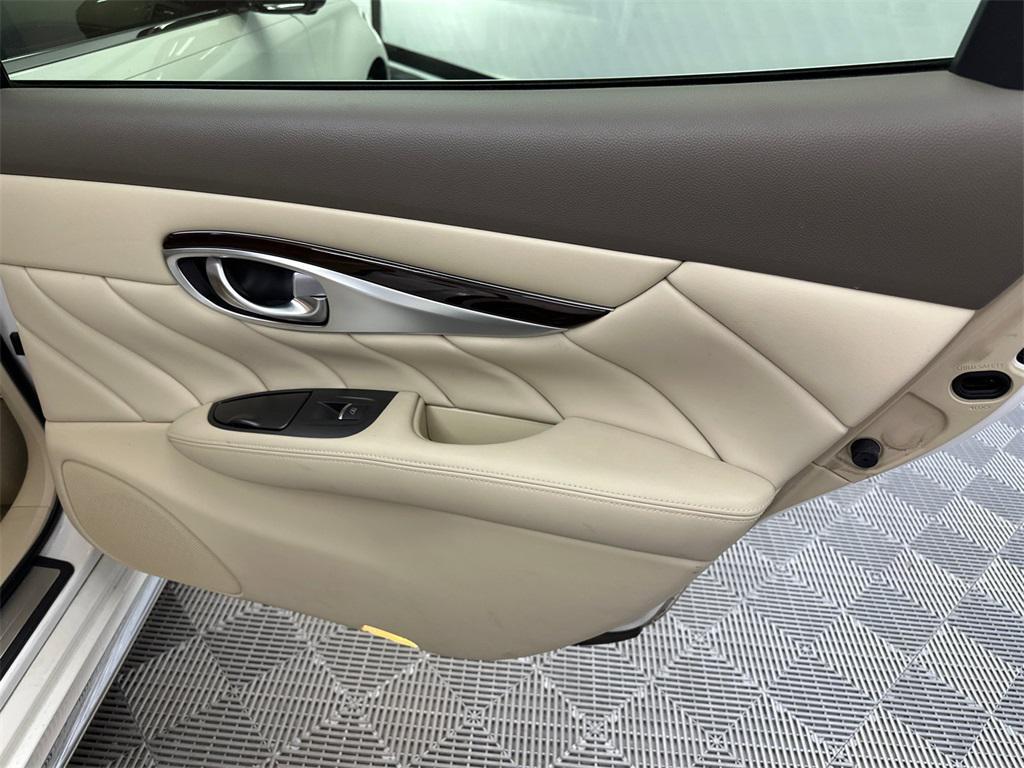 used 2017 INFINITI Q70L car, priced at $19,375