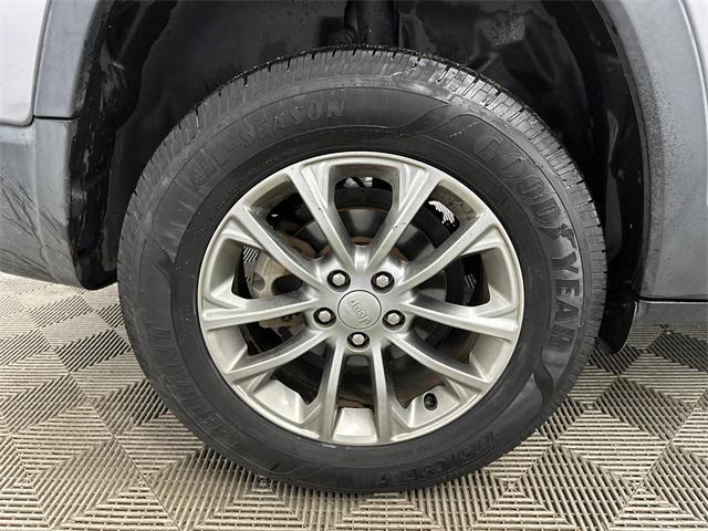 used 2019 Jeep Cherokee car, priced at $14,562