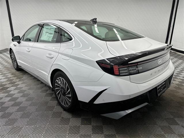 new 2025 Hyundai Sonata Hybrid car, priced at $39,130