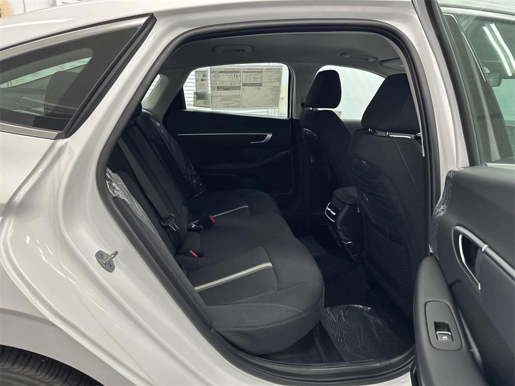 new 2025 Hyundai Sonata Hybrid car, priced at $29,943
