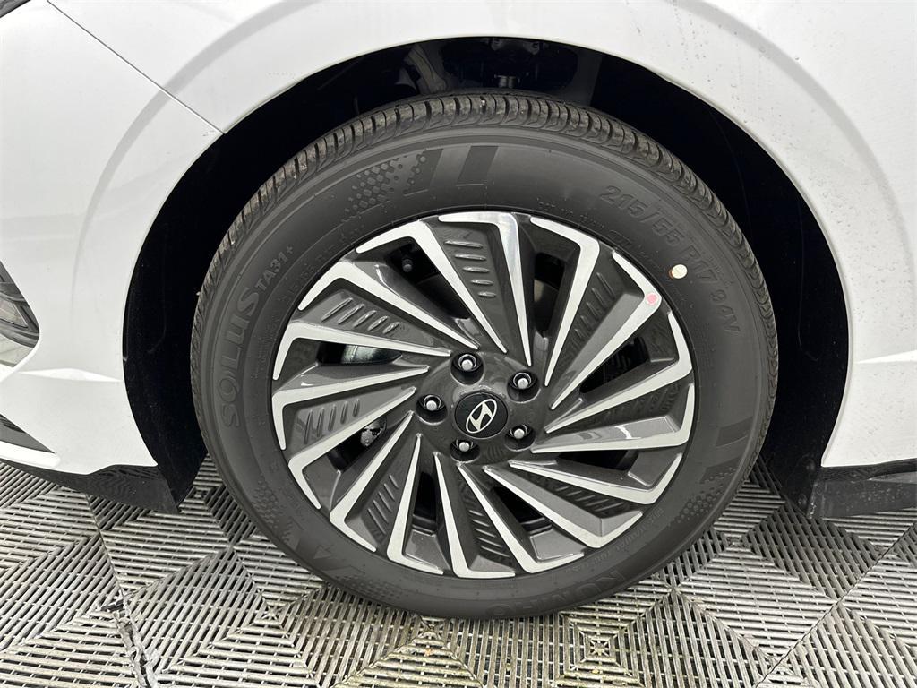 new 2025 Hyundai Sonata Hybrid car, priced at $29,943