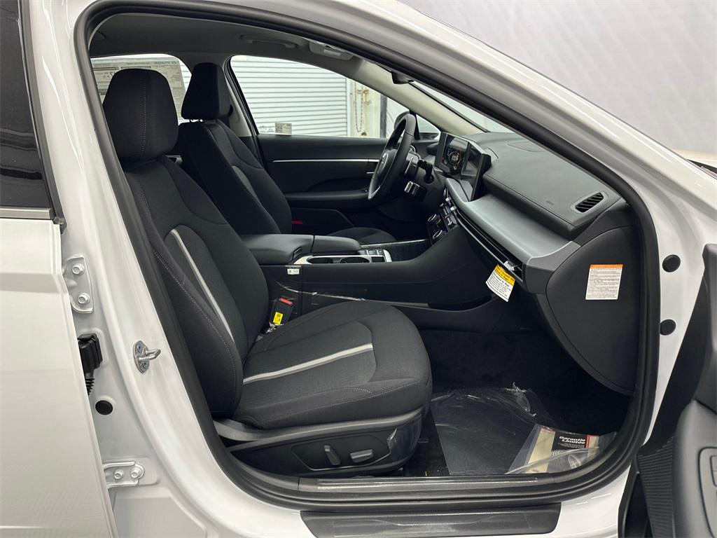 new 2025 Hyundai Sonata Hybrid car, priced at $29,943