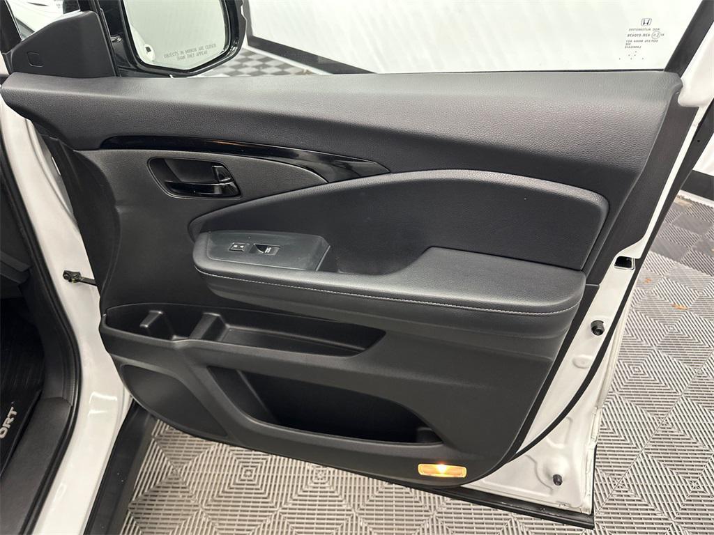 used 2022 Honda Passport car, priced at $29,719