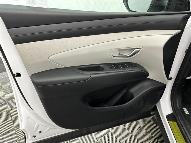 new 2025 Hyundai TUCSON Hybrid car, priced at $36,788