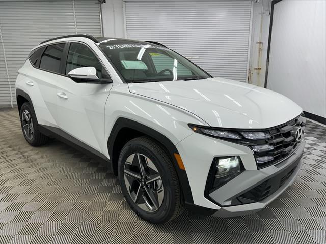 new 2025 Hyundai TUCSON Hybrid car, priced at $36,788